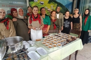 Derneğimiz Kadın Kollarından Aşure İkramı...