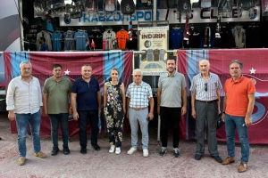 Trabzonspor un Mobil Mağazasına Sakarya Trabzonlular Derneğinden Destek Ziyareti