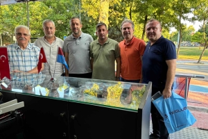 Trabzonspor un Mobil Mağazasına Sakarya Trabzonlular Derneğinden Destek Ziyareti