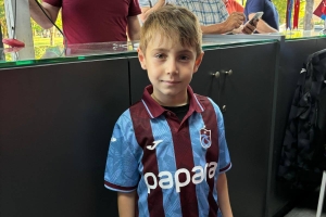 Trabzonspor un Mobil Mağazasına Sakarya Trabzonlular Derneğinden Destek Ziyareti