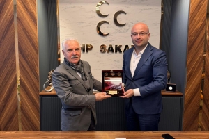 rabzonlular Derneği Yönetim Kurulu Başkanı Dr.İsmet Kartal ve dernek yönetim kurulu üyeleri, Milliyetçi Hareket Partisi (MHP) Sakarya İl Başkanı Oğuz Alkaş'ı ve MHP İl Yönetim Kurulu'nu makamında ziyaret etti.