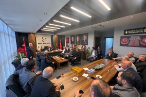 rabzonlular Derneği Yönetim Kurulu Başkanı Dr.İsmet Kartal ve dernek yönetim kurulu üyeleri, Milliyetçi Hareket Partisi (MHP) Sakarya İl Başkanı Oğuz Alkaş'ı ve MHP İl Yönetim Kurulu'nu makamında ziyaret etti.