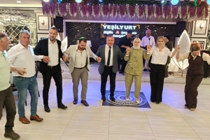 Sakarya Trabzonlular Derneği’nde İstişare ve Dayanışma Yemeği Düzenlendi 