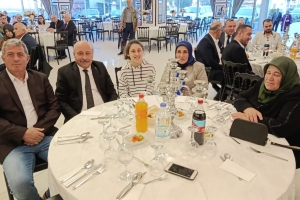 Sakarya Trabzonlular Derneği’nde İstişare ve Dayanışma Yemeği Düzenlendi 