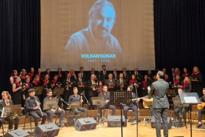 Sakarya Trabzonlular Derneği Türk Müziği Topluluğu’nun Şef Nazım Aladağ yönetiminde düzenlediği “Anadolu’dan Sesler” Bahar Konseri icra edildi.