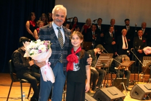 Sakarya Trabzonlular Derneği Türk Müziği Topluluğu’nun Şef Nazım Aladağ yönetiminde düzenlediği “Anadolu’dan Sesler” Bahar Konseri icra edildi.