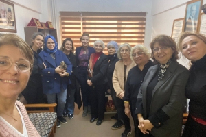 Kadın kollarından ziyaretler