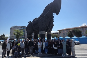 Sakarya Trabzonlular Derneğinden Çanakkale Şehitlerine Anlamlı Ziyaret