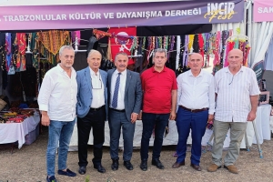  Trabzonlular festivalde fidan dağıtımıyla farkındalık yarattı..