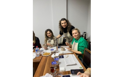 Kadın Kollarımız Seramik Workshop Çalışmasında