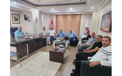 Sakarya Trabzonlular Derneğinden İstişare Kurulu Üyesi ve Minibüsçüler Odası Başkanına Hac Ziyareti