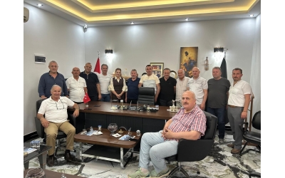 Sakarya Trabzonlular Derneğinden Yönetim Kurulu Üyesi Alaadin YEŞİLYURT’a Hac Ziyareti