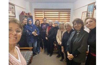 Kadın kollarından ziyaretler