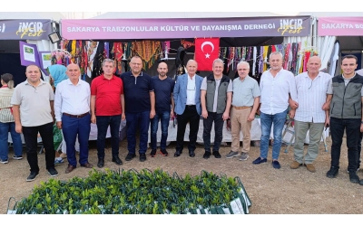  Trabzonlular festivalde fidan dağıtımıyla farkındalık yarattı..