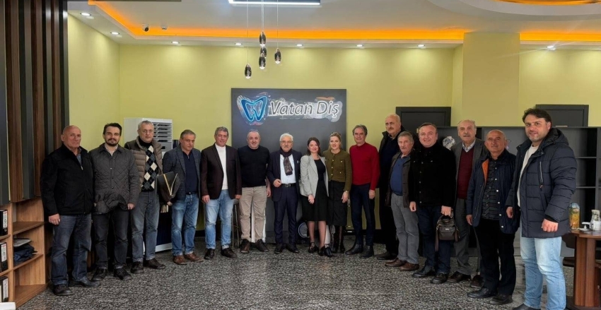 Trabzonlular Derneği yönetim kurulu,kurul üyesi Mehmet Ateş’in açmış olduğu Vatan Diş Kliniği Serdivan Yazlık Mahallesi Şubesinin açılışına katıldı.