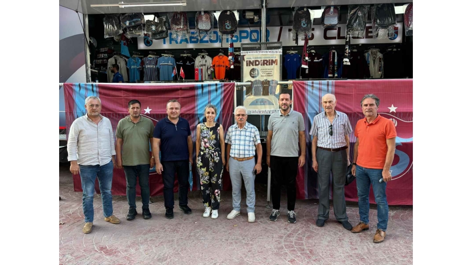 Trabzonspor un Mobil Mağazasına Sakarya Trabzonlular Derneğinden Destek Ziyareti