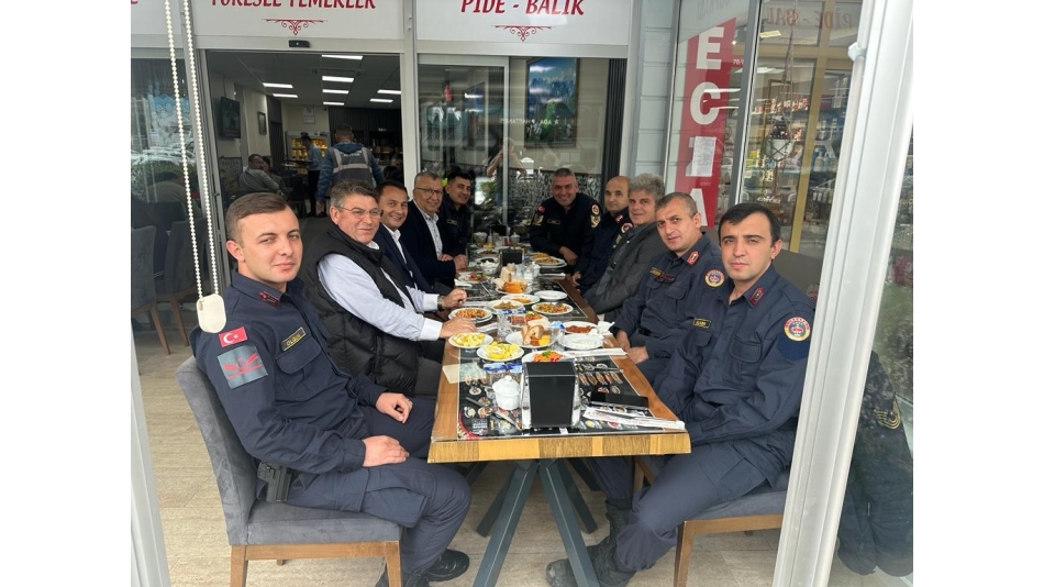 Serdivan Kazımpaşa ilçe jandarma Komutanlığında Görevli Dostlar ile Bir Araya Geldik.