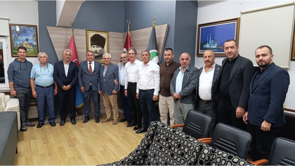 Arifiye Belediye Başkanı İsmail Karakullukçu dan derneğimize ziyaret