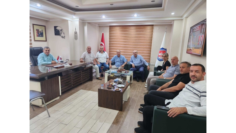 Sakarya Trabzonlular Derneğinden İstişare Kurulu Üyesi ve Minibüsçüler Odası Başkanına Hac Ziyareti