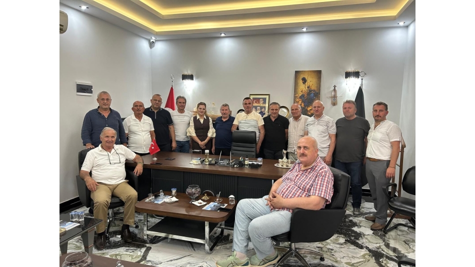 Sakarya Trabzonlular Derneğinden Yönetim Kurulu Üyesi Alaadin YEŞİLYURT’a Hac Ziyareti