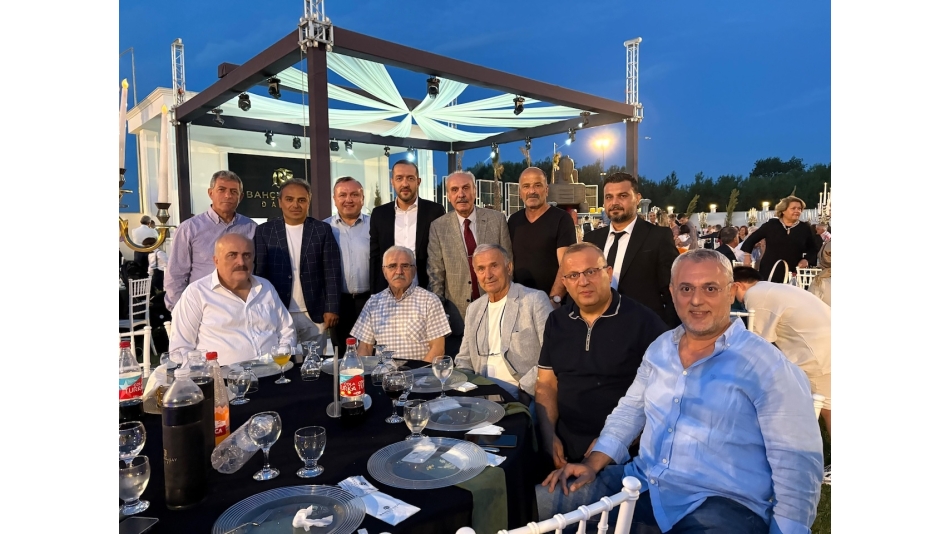 Sakarya Trabzonlular Derneği, Başkan Yardımcısı Av. Ahmet Akyüz’ün Mutlu Gününde Yanındaydı