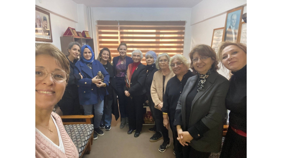 Kadın kollarından ziyaretler