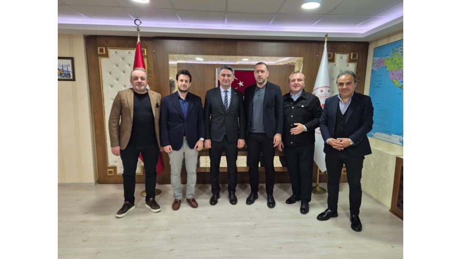 Sakarya Trabzonlular Derneği Yönetiminden Sakarya İl Spor Müdürlüğünü Ziyaret