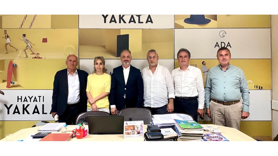 Sakarya Trabzonlular Derneğinden Ada AVM Genel Müdürü Onur Esen BEKTAŞ’a Ziyaret