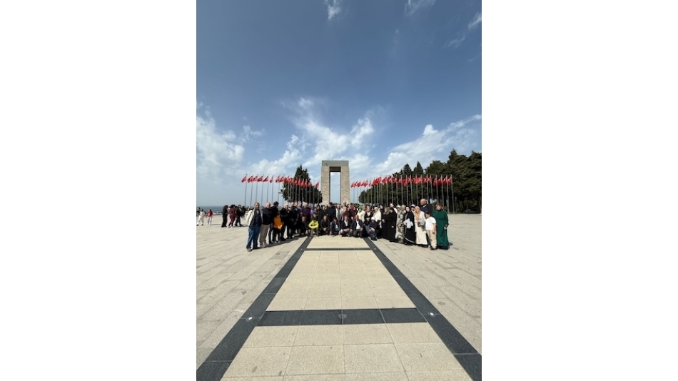 Sakarya Trabzonlular Derneğinden Çanakkale Şehitlerine Anlamlı Ziyaret