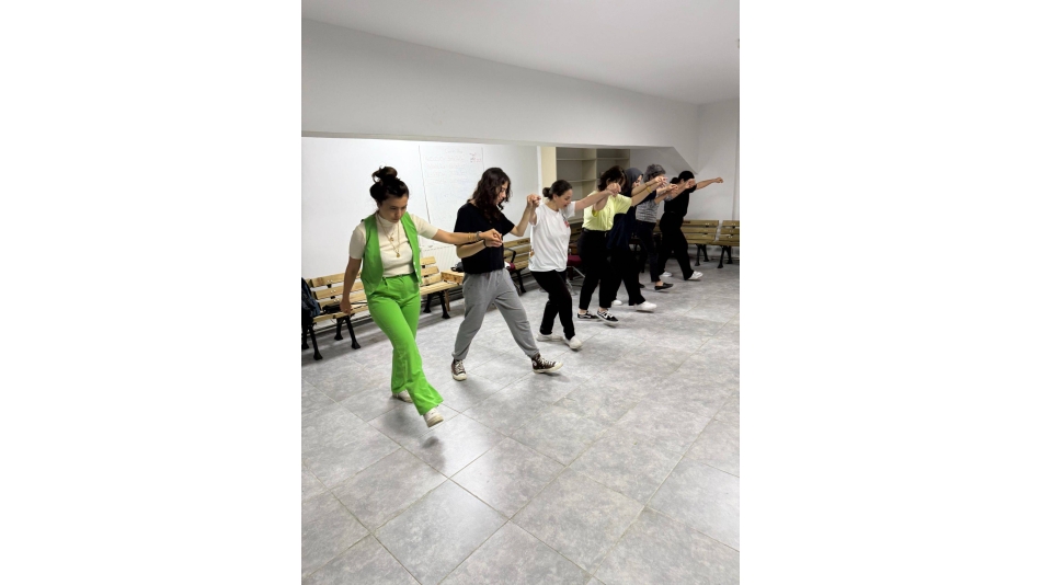 Sakarya Trabzonlular Derneği Horon Kursu Hız Kesmeden Devam Ediyor.