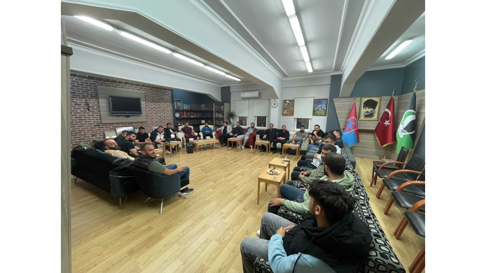 Sakarya Trabzonlular Derneği Gençlik Kolları Yönetim Kurulu Toplantı Gerçekleştirdi. 