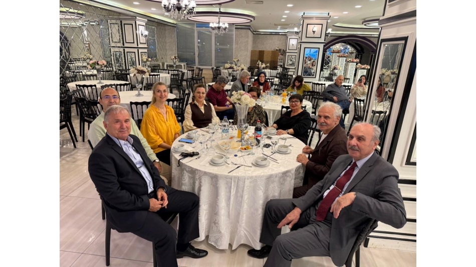 Sakarya Trabzonlular Derneği’nde İstişare ve Dayanışma Yemeği Düzenlendi 