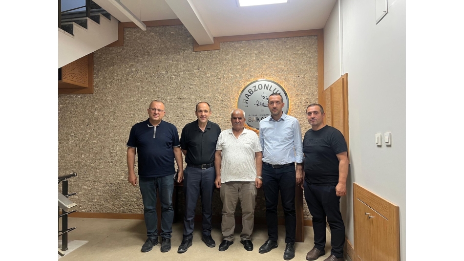 Sakarya Trabzonlular Derneğine Şehit Ast. Kd. Çvş Bahadır Rıdvan TALAY’ın Babasından Anlamlı Ziyaret